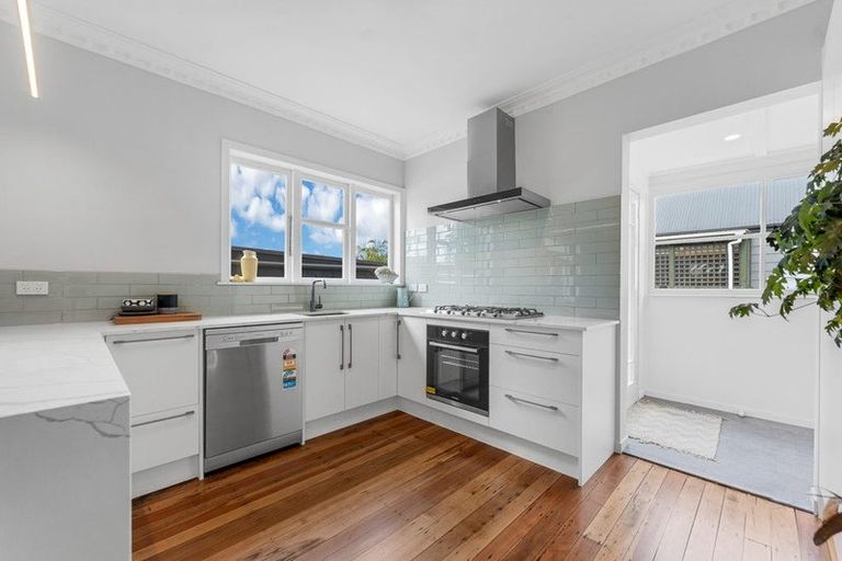 Photo of property in 1/36 Rimu Street, New Lynn, Auckland, 0600