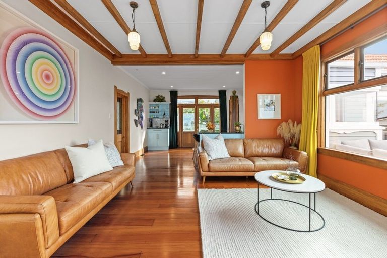 Photo of property in 3 Cobden Lane, Bluff Hill, Napier, 4110