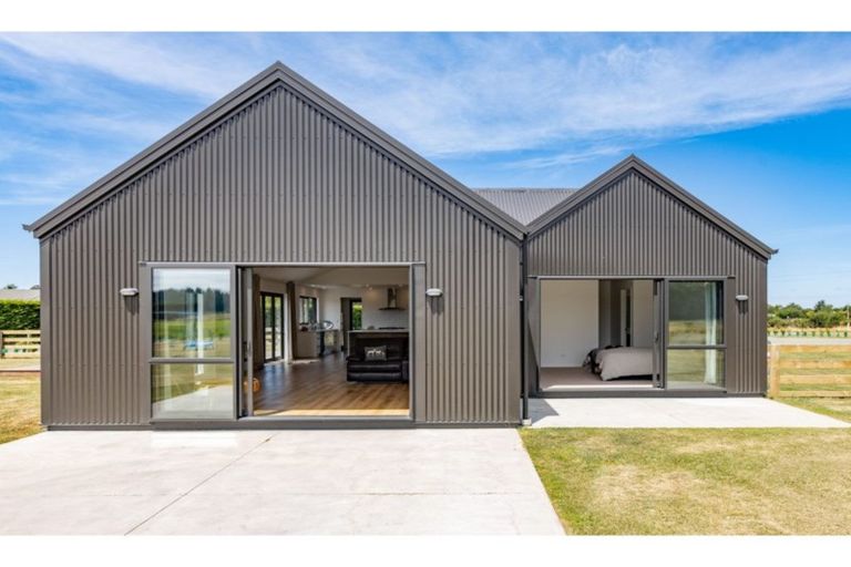 Photo of property in 32 Cridges Road, Darfield, 7510