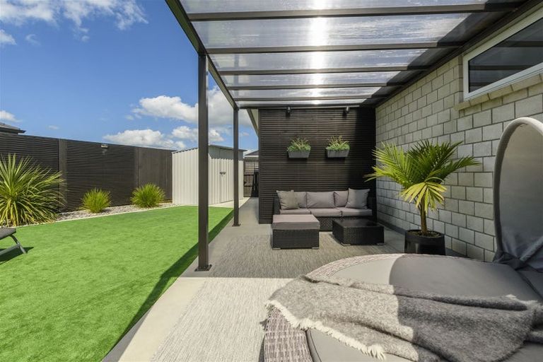 Photo of property in 39 Kotiate Street, Papamoa Beach, Papamoa, 3118