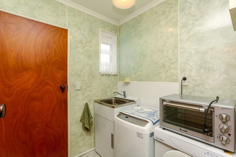 Photo of property in 19 Roy Terrace, Moturoa, New Plymouth, 4310