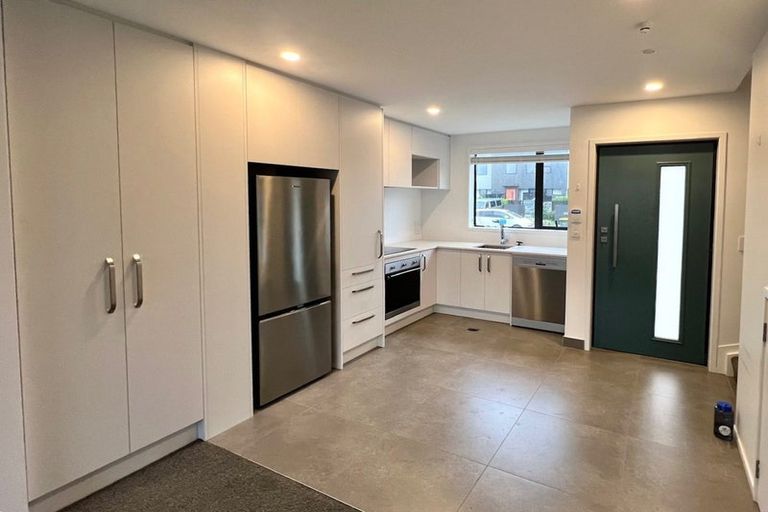 Photo of property in 40 Cessna Crescent, Mangere, Auckland, 2022