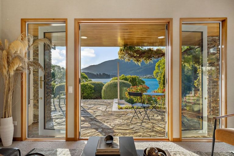 Photo of property in 45 Bay View Road, Kelvin Heights, Queenstown, 9300
