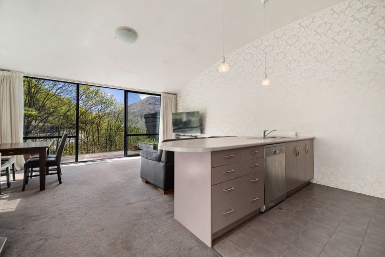 Photo of property in Elkridge Apartments, 15/64 Marina Drive, Frankton, Queenstown, 9300
