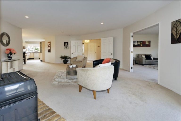 Photo of property in 21 Suncrest Drive, West Harbour, Auckland, 0618