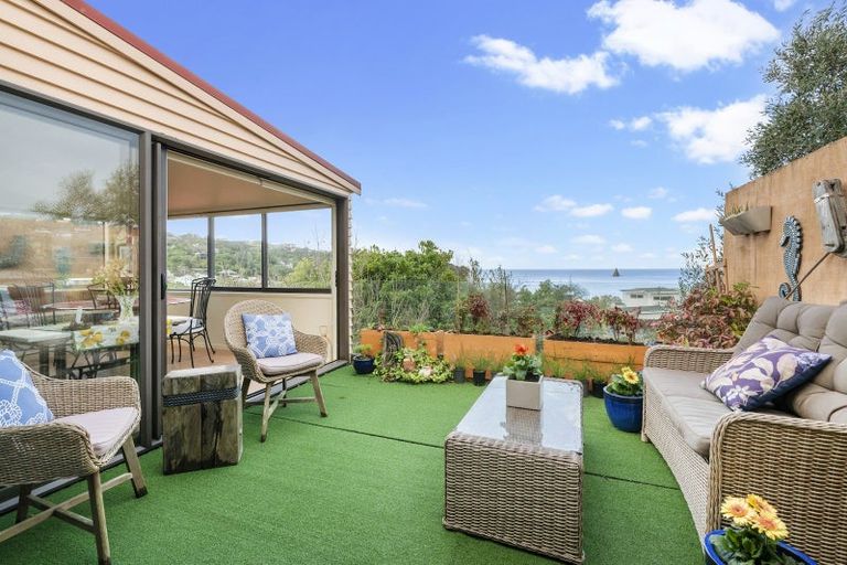 Photo of property in 1055 Whangaparaoa Road, Tindalls Beach, Whangaparaoa, 0930