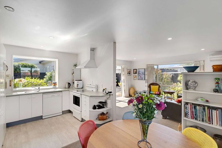 Photo of property in 2/49 Sawyers Arms Road, Northcote, Christchurch, 8052