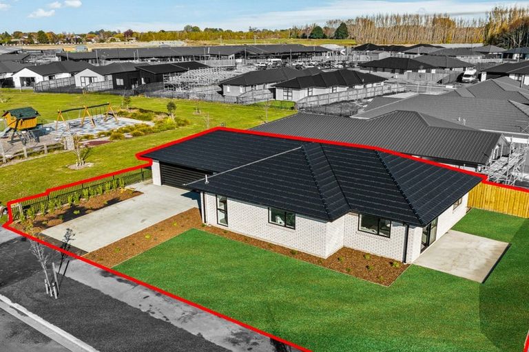 Photo of property in 3 Meadow View Drive, Belfast, Christchurch, 8051