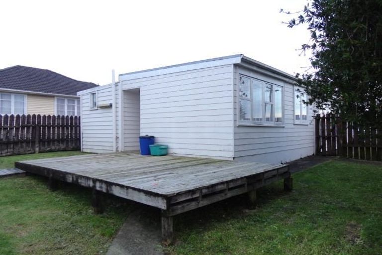 Photo of property in 19 Archibald Road, Kelston, Auckland, 0602