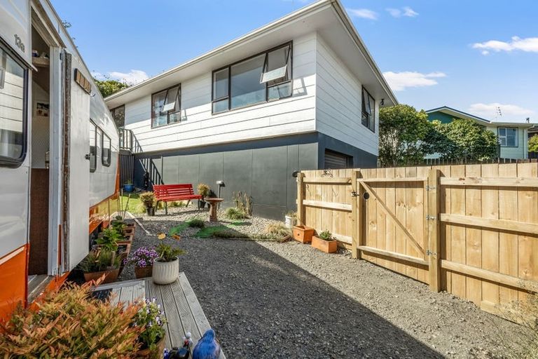 Photo of property in 13 Tahurangi Place, Spotswood, New Plymouth, 4310