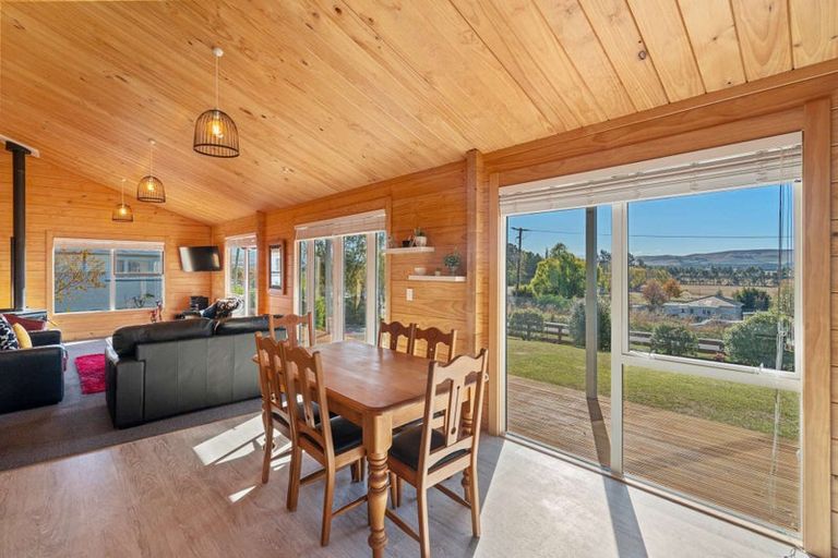 Photo of property in 21 Oxford Street, Waikari, 7420