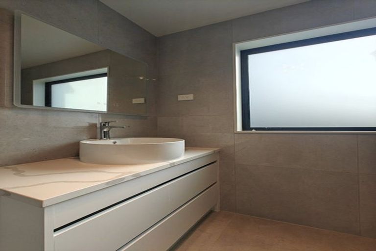 Photo of property in 70 Michael Bosher Way, Flat Bush, Auckland, 2019