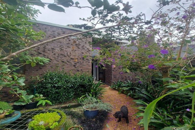 Photo of property in 1/59a Glencoe Road, Browns Bay, Auckland, 0630