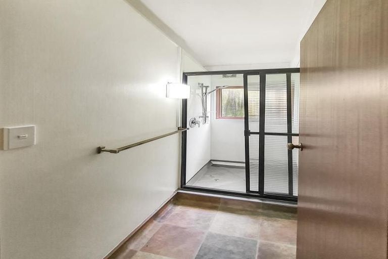 Photo of property in 5a Seapoint Road, Bluff Hill, Napier, 4110