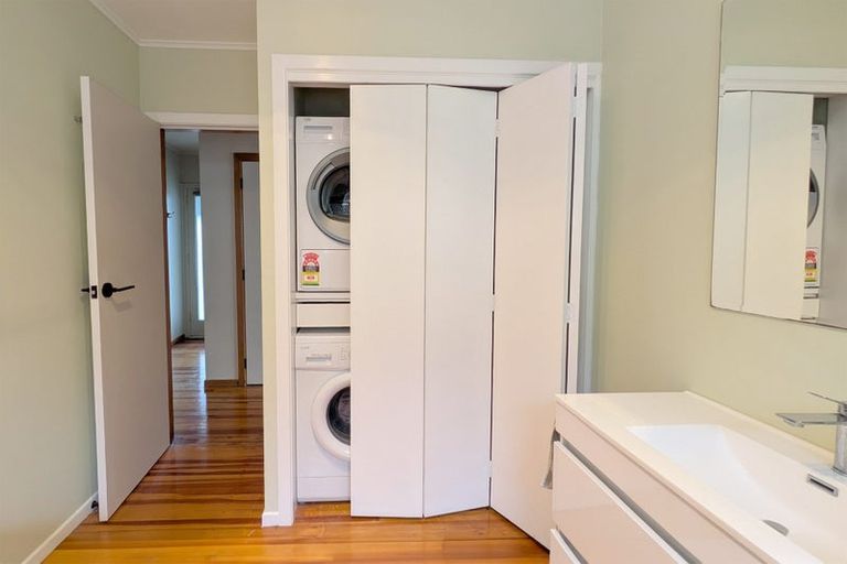 Photo of property in 1/30 London Road, Korokoro, Lower Hutt, 5012