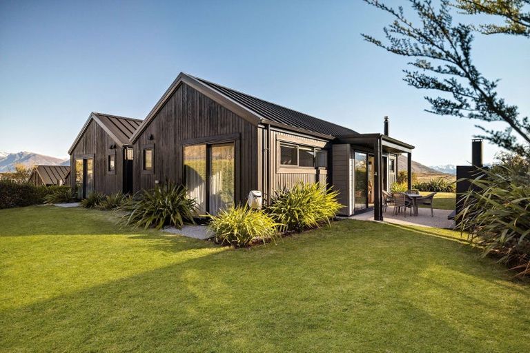 Photo of property in 27 Glenfiddich Road, Jacks Point, Queenstown, 9371