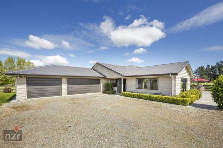 Photo of property in 135 Hansens Line, Newbury, Palmerston North, 4475
