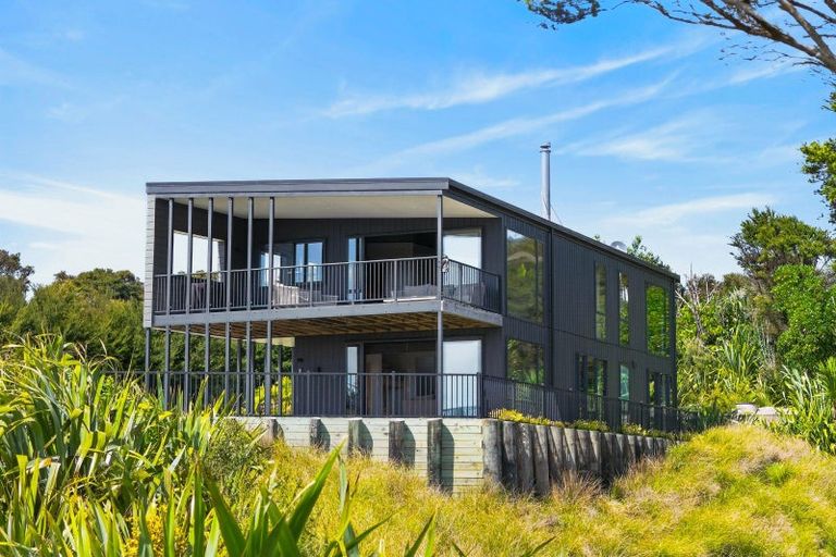 Photo of property in 102 The Ridge, Langs Beach, Waipu, 0582