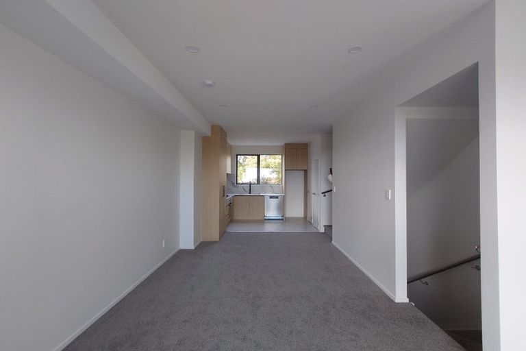 Photo of property in 6/113 Te Atatu Road, Te Atatu South, Auckland, 0610
