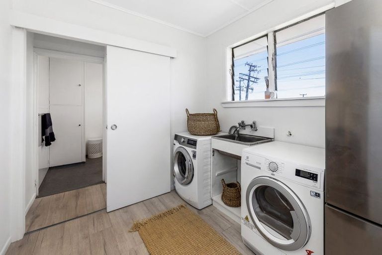 Photo of property in 40 Rosier Road, Glen Eden, Auckland, 0602