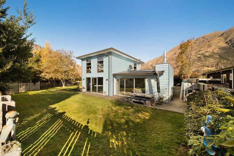 Photo of property in 2 Morning Star Terrace, Arthurs Point, Queenstown, 9371