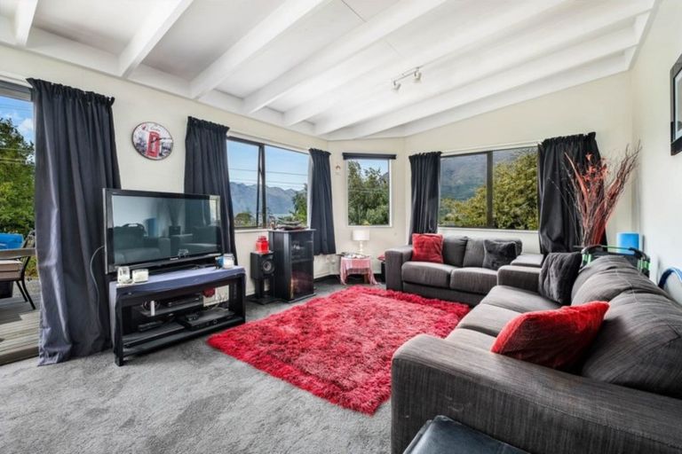 Photo of property in 43a Arawata Terrace, Fernhill, Queenstown, 9300