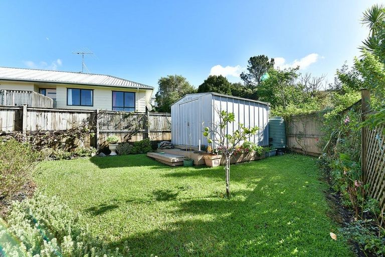 Photo of property in 9 Robinia Place, Snells Beach, 0920