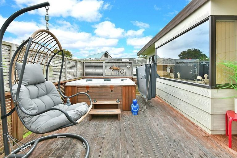Photo of property in 5b Melanie Place, Orewa, 0931