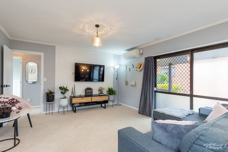 Photo of property in 2/3 Ararino Street, Trentham, Upper Hutt, 5018