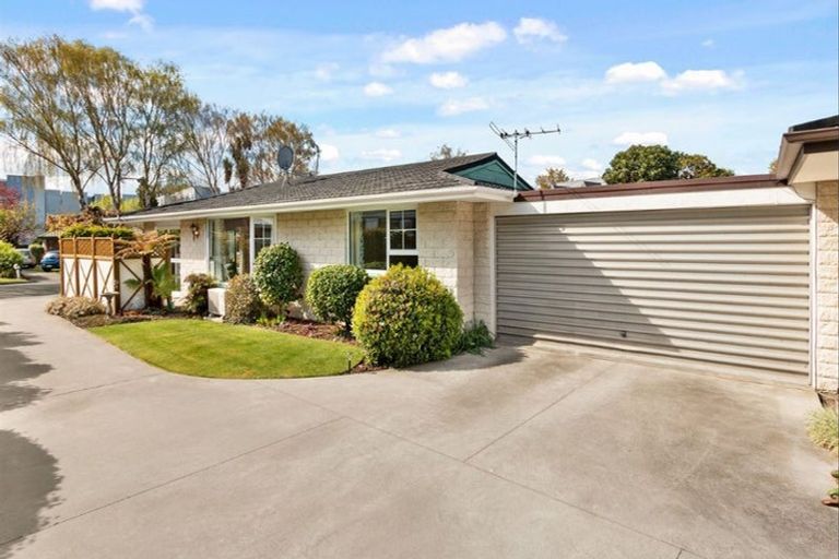 Photo of property in 1/9 Siska Place, Upper Riccarton, Christchurch, 8041