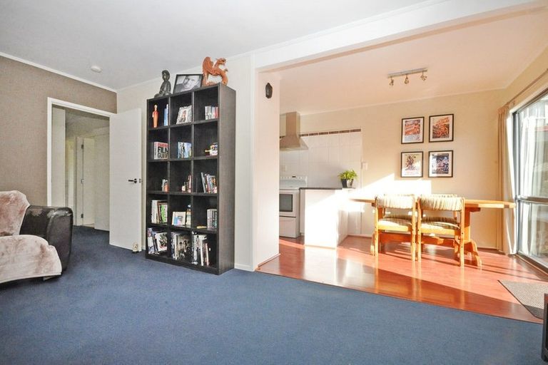 Photo of property in 176 Solar Road, Glen Eden, Auckland, 0602