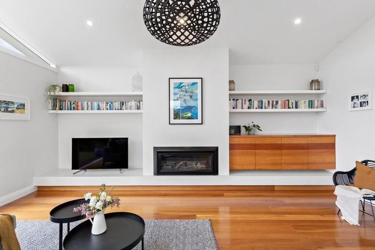 Photo of property in 31 Walmer Road, Point Chevalier, Auckland, 1022