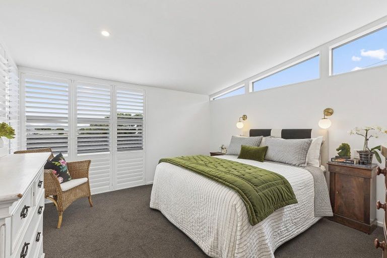 Photo of property in 32 Mantell Street, Seatoun, Wellington, 6022
