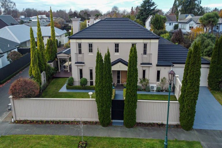 Photo of property in 12 Chateau Drive, Burnside, Christchurch, 8053