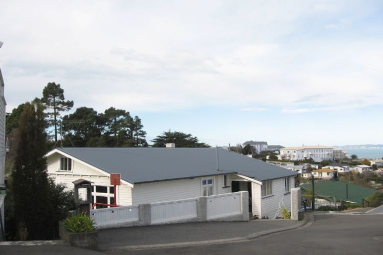 Photo of property in 27 Cobden Road, Bluff Hill, Napier, 4110