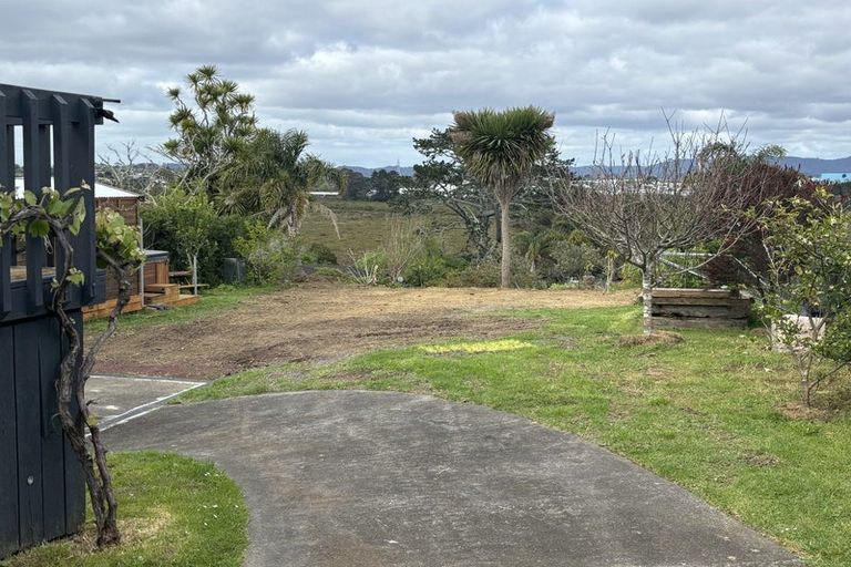 Photo of property in 26 Waione Avenue, Te Atatu Peninsula, Auckland, 0610