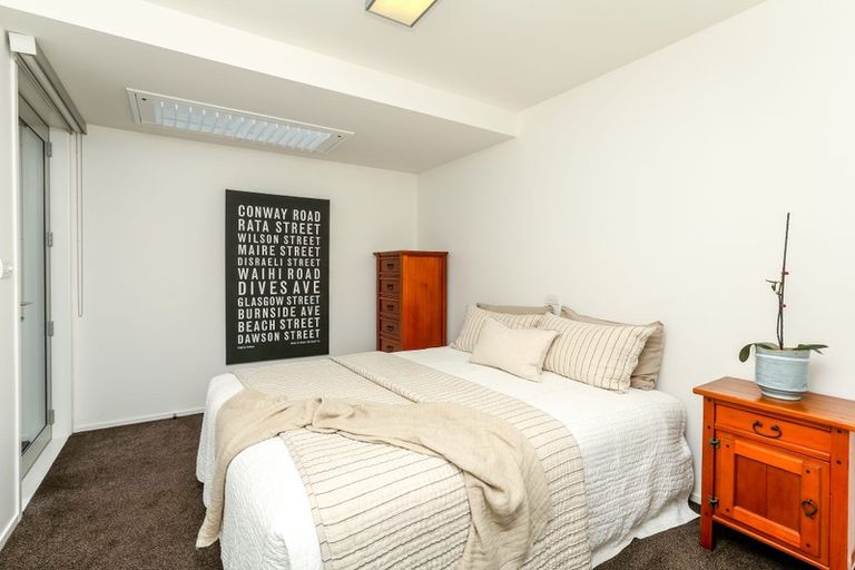 Photo of property in 118 Pendarves Street, New Plymouth, 4312