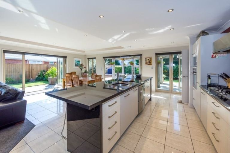 Photo of property in 32 Sovereign Gardens, Halswell, Christchurch, 8025