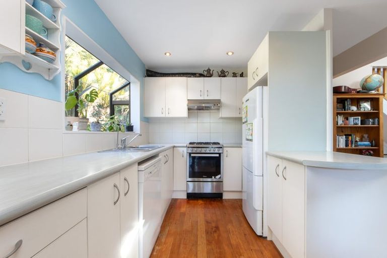 Photo of property in 704 South Titirangi Road, Titirangi, Auckland, 0604