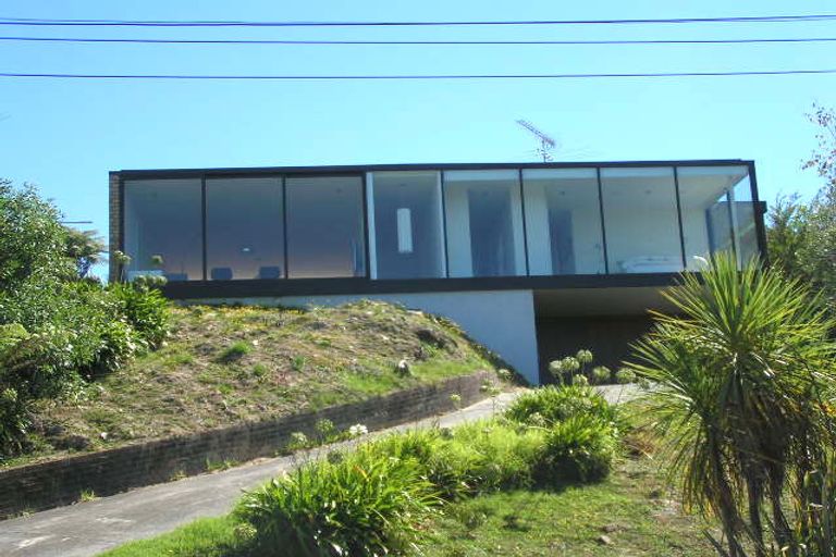 Photo of property in 11 Wilding Avenue, Northcote Point, Auckland, 0627