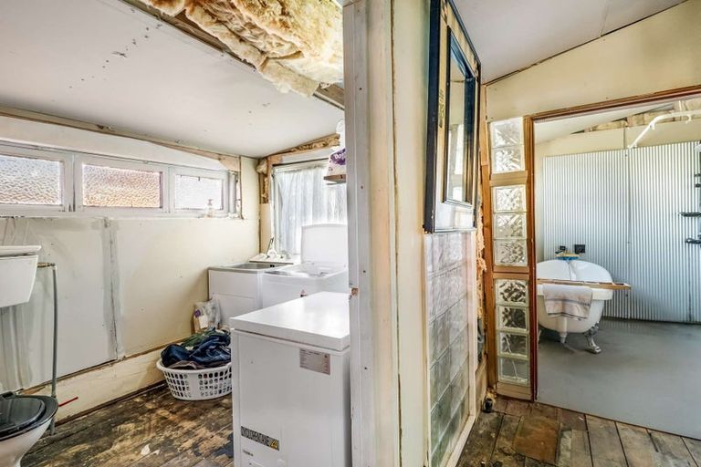 Photo of property in 19 Milne Street, Hunterville, 4730