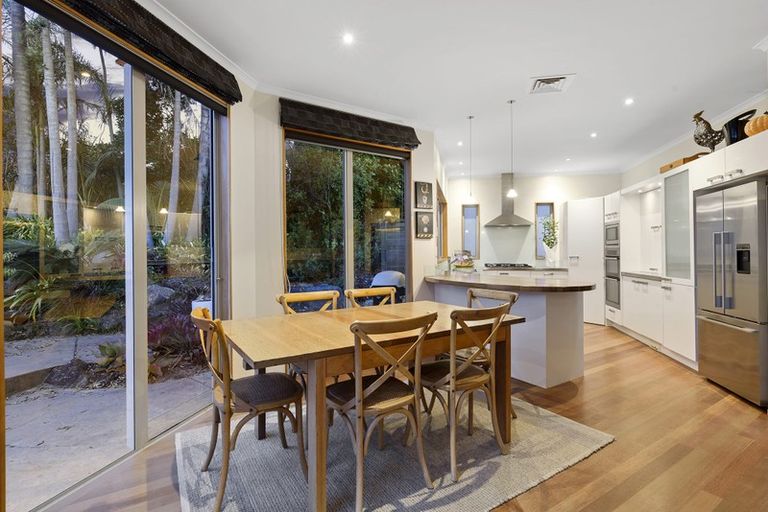 Photo of property in 24 Cliff Road, Torbay, Auckland, 0630