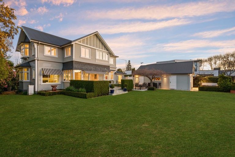 Photo of property in 39 Glandovey Road, Fendalton, Christchurch, 8052