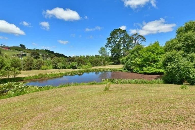 Photo of property in 744 Peak Road, Helensville, 0875