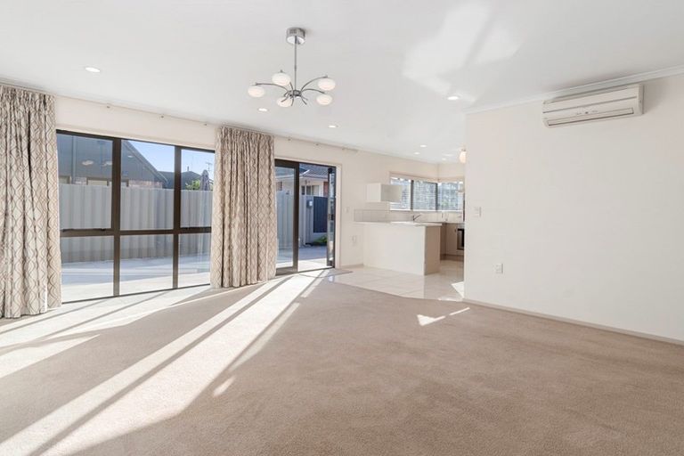 Photo of property in 405c Devonport Road, Tauranga South, Tauranga, 3112