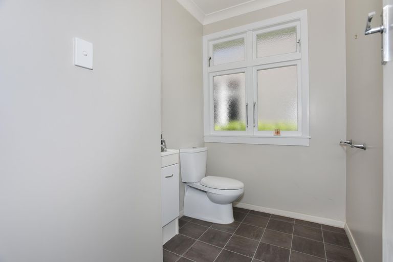 Photo of property in 35 Hardie Street, Hokowhitu, Palmerston North, 4410