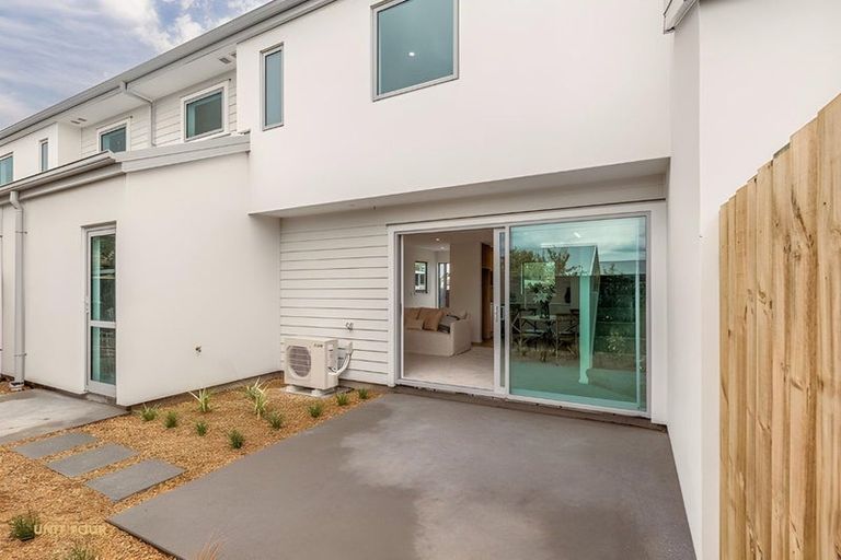 Photo of property in 112b Wildberry Street, Woolston, Christchurch, 8023