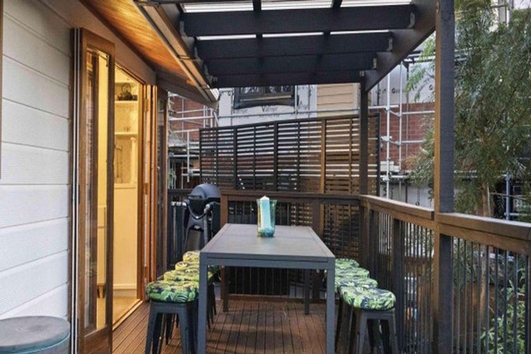 Photo of property in 35 Kurnell Drive, Botany Downs, Auckland, 2010