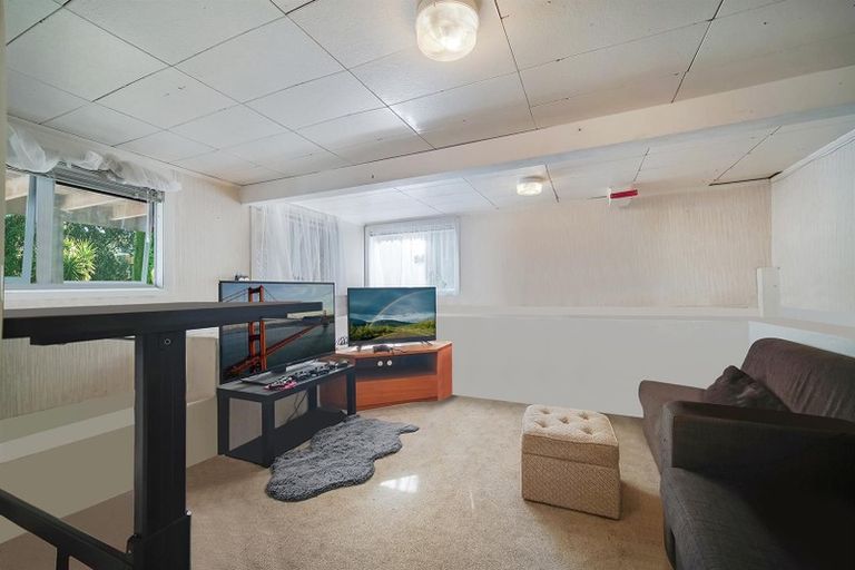 Photo of property in 17 Andrew Road, Howick, Auckland, 2010