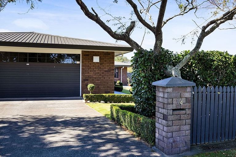 Photo of property in 74 Rata Street, Hawera, 4610